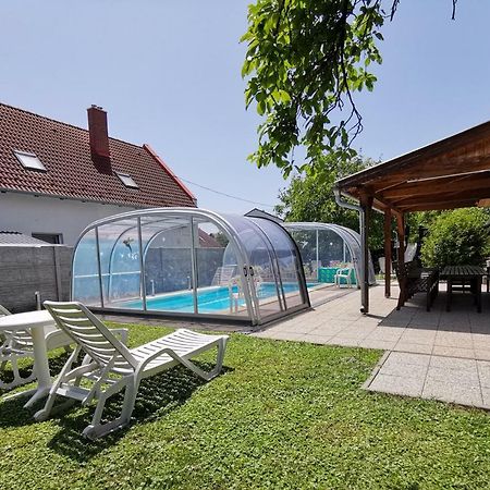 גיינסדיאס Forrest Apartman מראה חיצוני תמונה